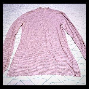 Gap light sweater with ruffle half turtle neck
